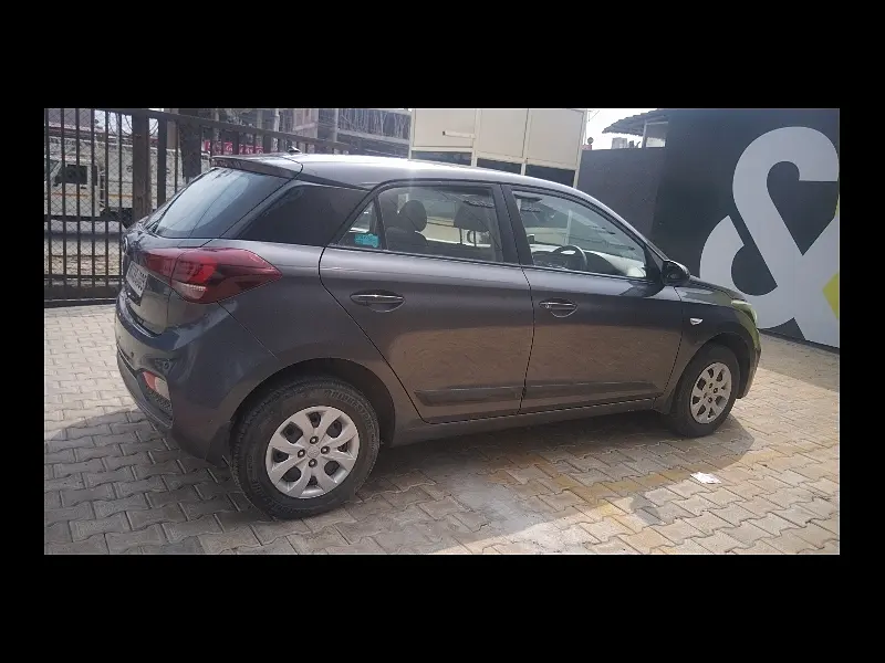Second Hand Hyundai Elite i20 [2017-2018] Magna Executive 1.2 in Dehradun