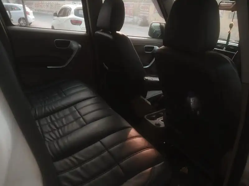 Second Hand Mahindra TUV300 [2015-2019] T8 in Kanpur