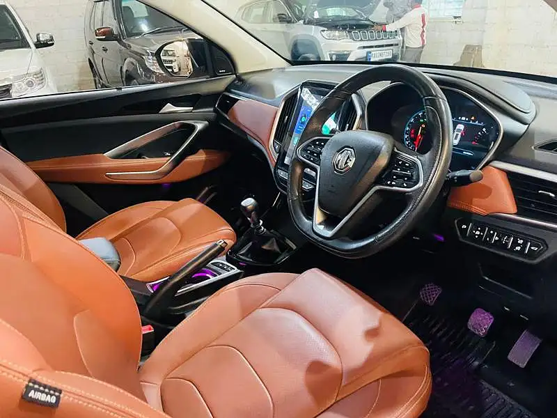 Second Hand MG Hector Plus [2020-2023] Sharp 2.0 Diesel Turbo MT 6-STR Dual Tone in Bangalore
