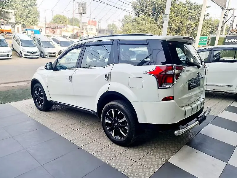 Second Hand Mahindra XUV500 W11(O) [2018-2020] in Lucknow