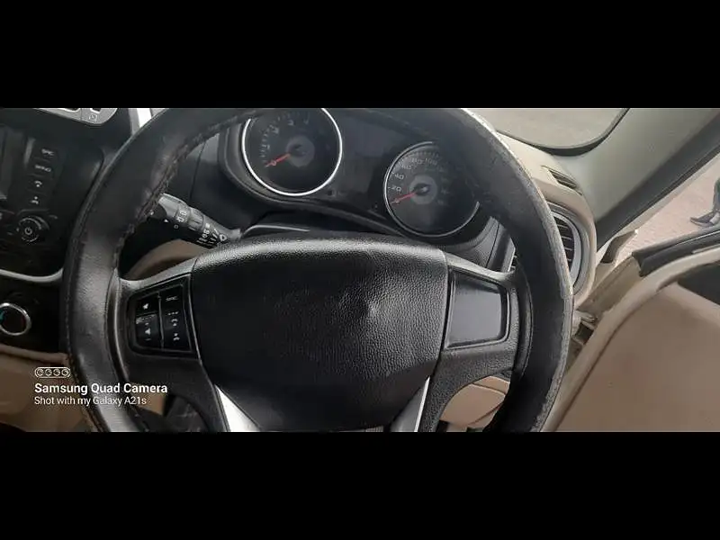 Second Hand Mahindra TUV300 [2015-2019] T8 in Lucknow