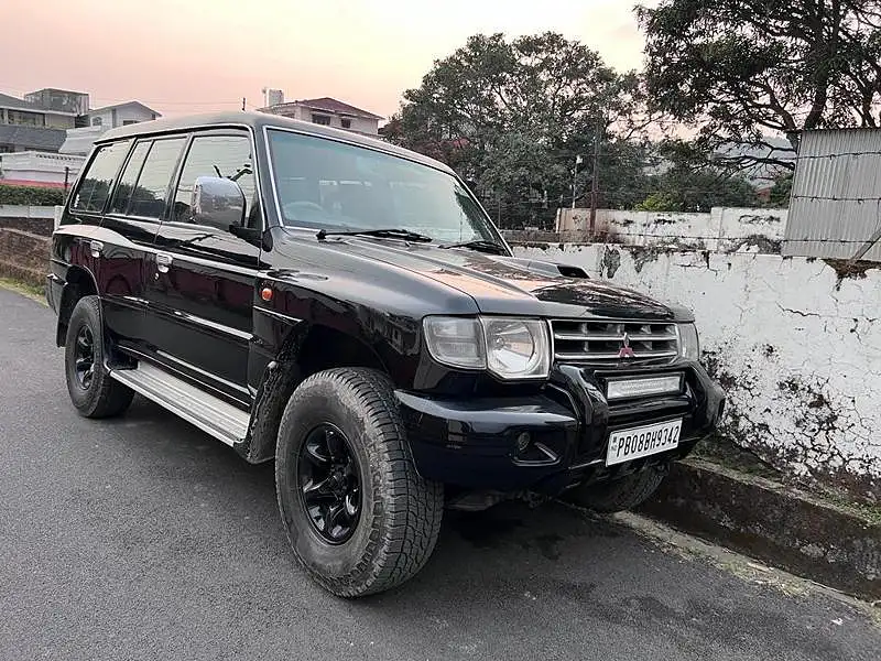 Second Hand Mitsubishi Pajero SFX 2.8 in Dehradun