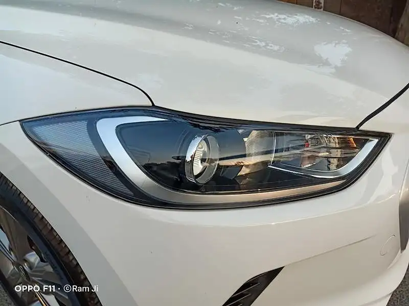 Second Hand Hyundai Elantra 2.0 S MT in Delhi