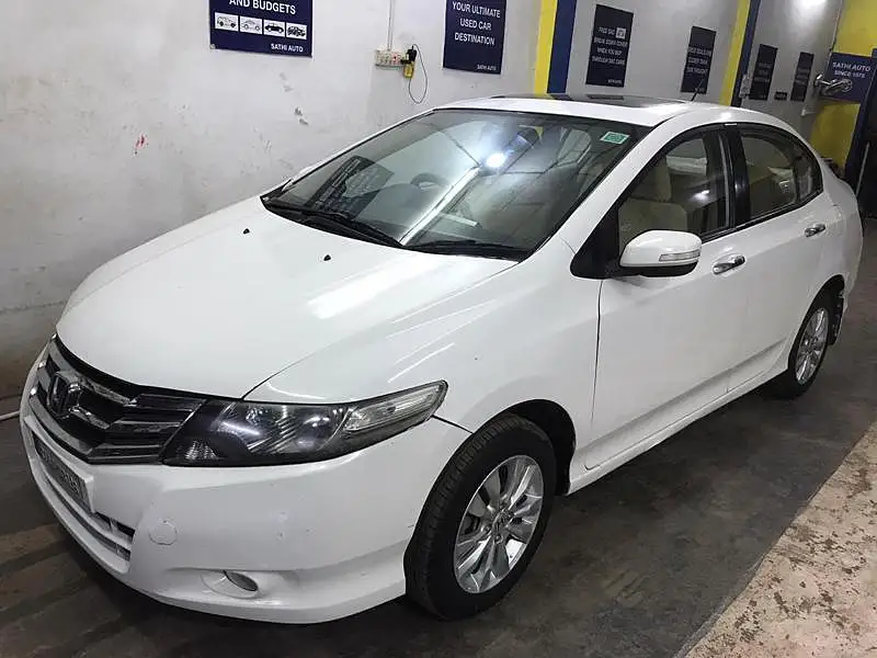 Used 2013 Honda  City  2011 2014 1 5 V AT Sunroof  