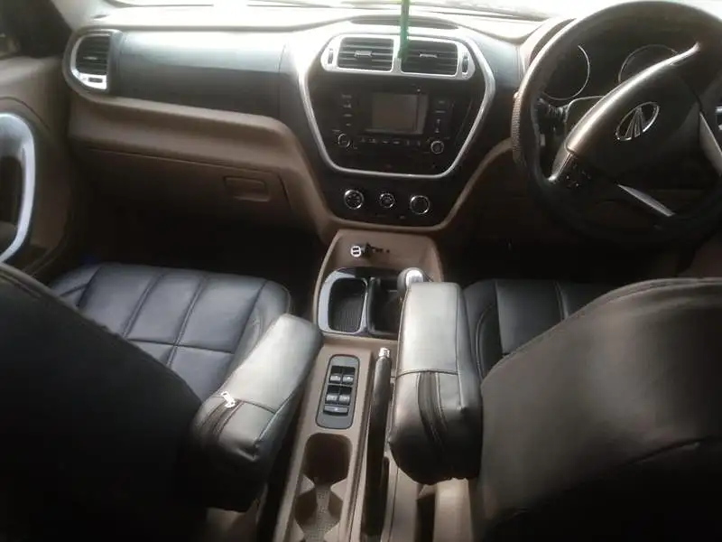 Second Hand Mahindra TUV300 [2015-2019] T8 in Kanpur
