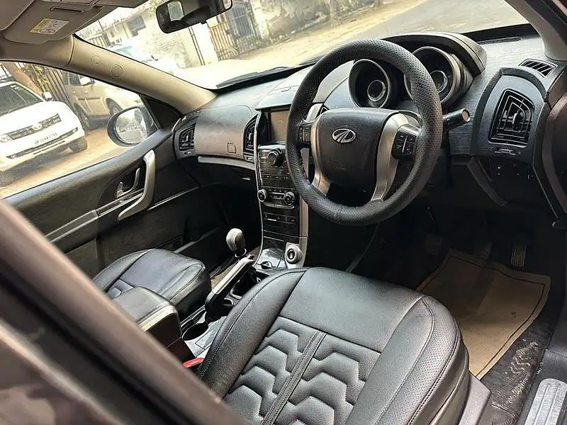 Second Hand Mahindra XUV500 W7 [2018-2020] in Lucknow