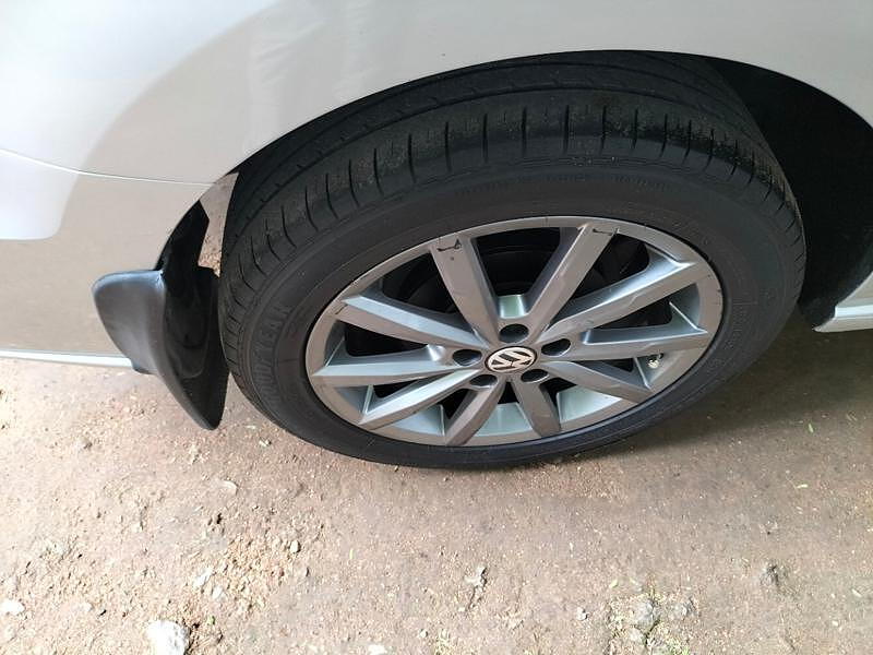 Second Hand Volkswagen Vento [2015-2019] Highline Plus 1.2 (P) AT 16 Alloy in Hyderabad