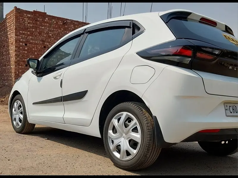 Second Hand Tata Altroz XT Luxe Petrol in Zirakpur