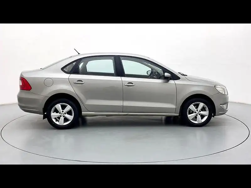 Second Hand Skoda Rapid [2015-2016] 1.5 TDI CR Style Plus AT in Pune