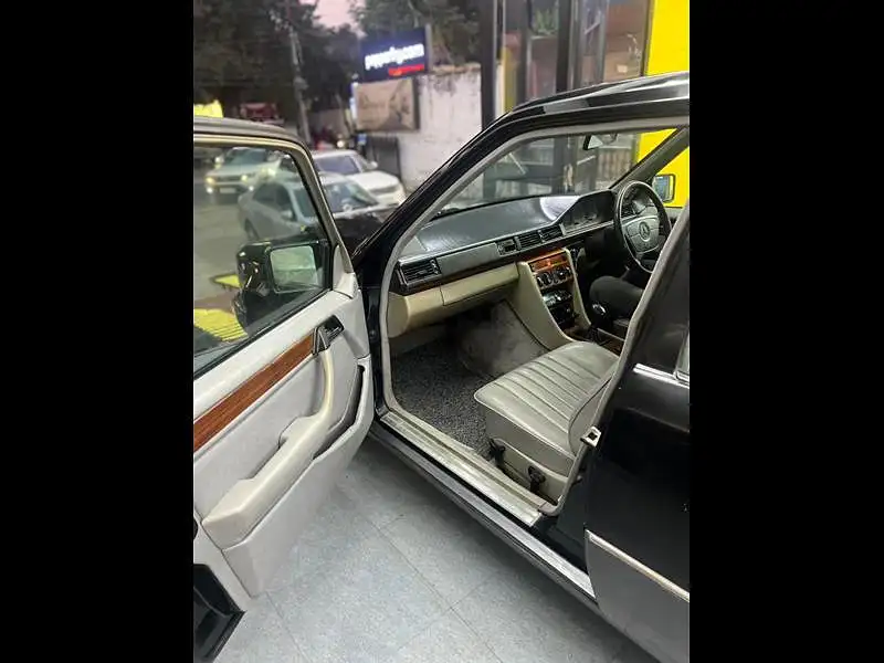 Second Hand Mercedes-Benz MB-Class 100 D2.5 in Dehradun