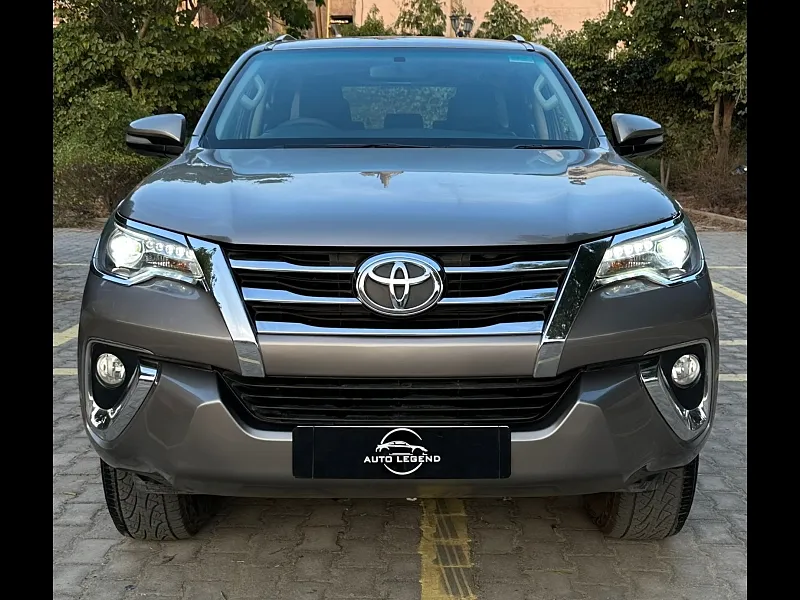 Toyota Fortuner 2.8 4x2 AT [2016-2020]