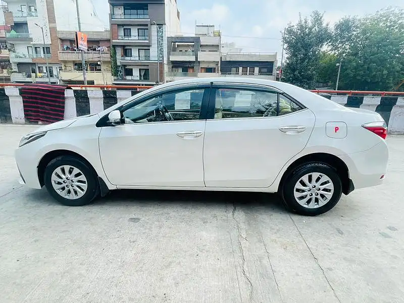 Second Hand Toyota Corolla Altis [2014-2017] G Petrol in Delhi