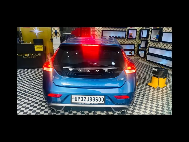 Second Hand Volvo V40 [2016-2019] D3 R-Design in Dehradun