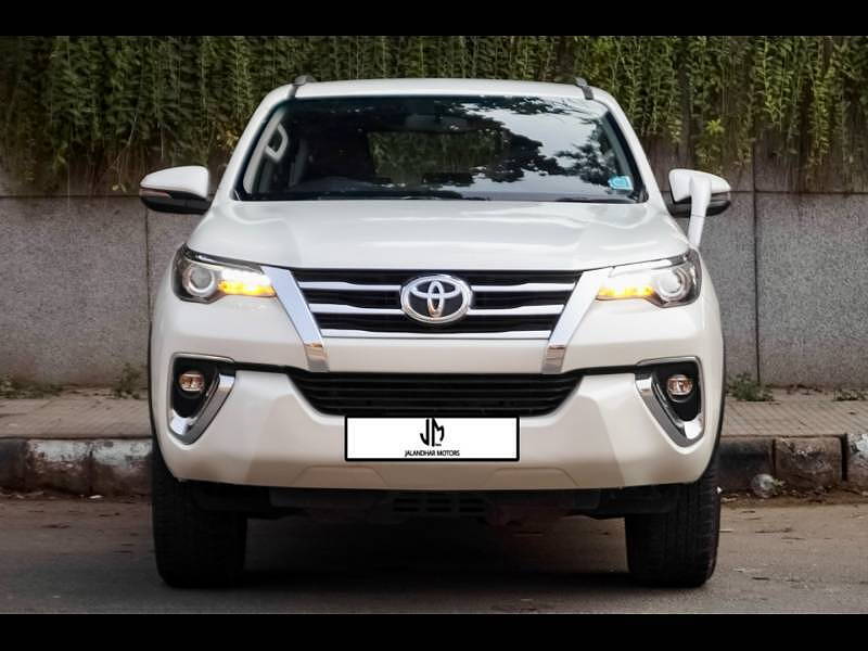 Used 2018 Toyota Fortuner [2016-2021] 2.8 4x2 AT [2016-2020] for sale at Rs. 29,00,000 in Delhi