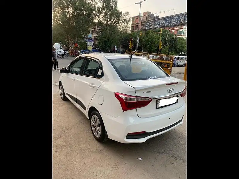 Second Hand Hyundai Xcent S AT in Delhi