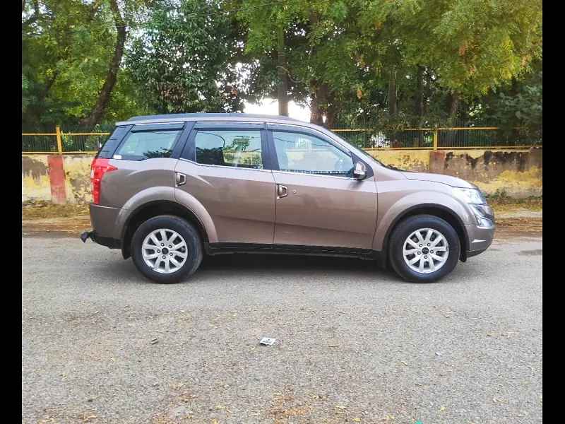 Second Hand Mahindra XUV500 [2015-2018] W10 1.99 in Agra