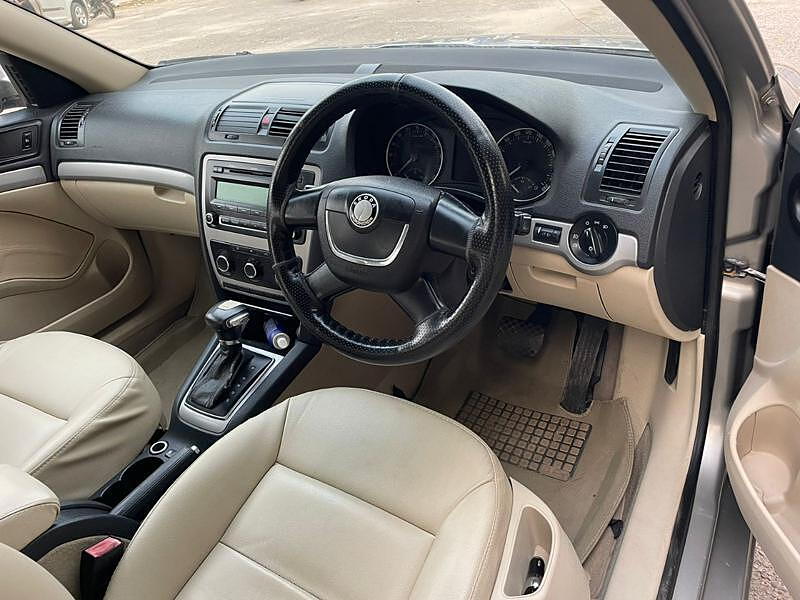 Second Hand Skoda Laura [2009-2013] Ambiente 1.9 TDI AT in Mohali
