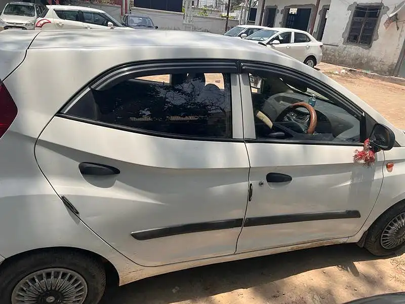 Second Hand Hyundai Eon Era + in Dehradun