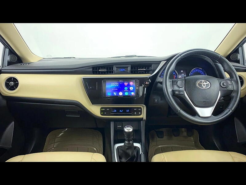 Second Hand Toyota Corolla Altis GL Petrol in Delhi