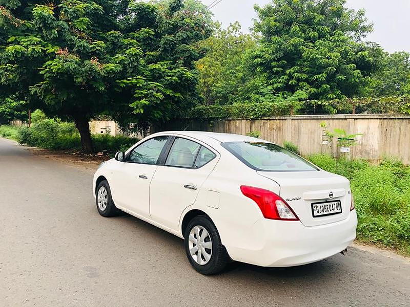 Nissan sunny 2011