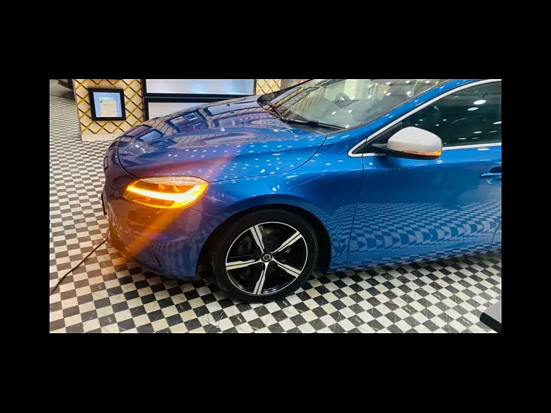 Second Hand Volvo V40 [2016-2019] D3 R-Design in Dehradun
