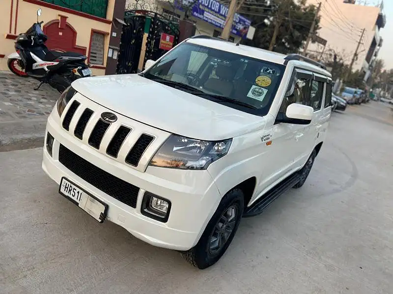 Second Hand Mahindra TUV300 [2015-2019] T10 in Gurgaon