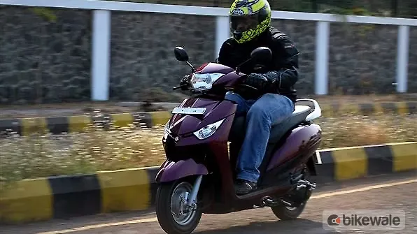 Yamaha Alpha Front Three-Quarter Image – BikeWale