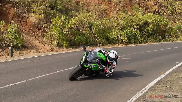 Kawasaki Ninja ZX-25R race edition: Image gallery - BikeWale
