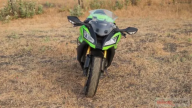 Kawasaki Ninja ZX-10R [2015] Tank Image – BikeWale