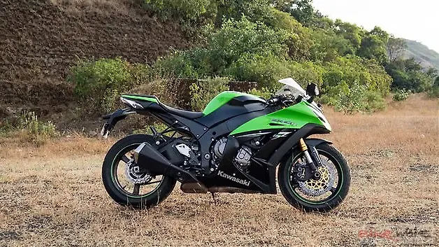 R Kawasaki Ninja ZX-10R [2015] Side Image – BikeWale