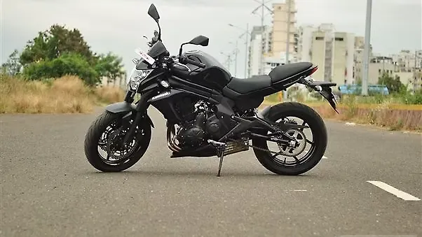 アイ Kawasaki ER6n - BikeWale