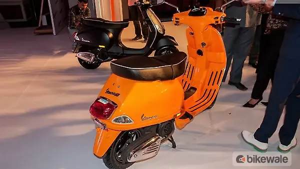 Vespa Versions Rear Vespa S Rear Three-Quarter Image – BikeWale