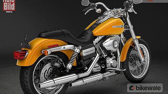 Harley-Davidson Super Glide Custom Rear Three-Quarter