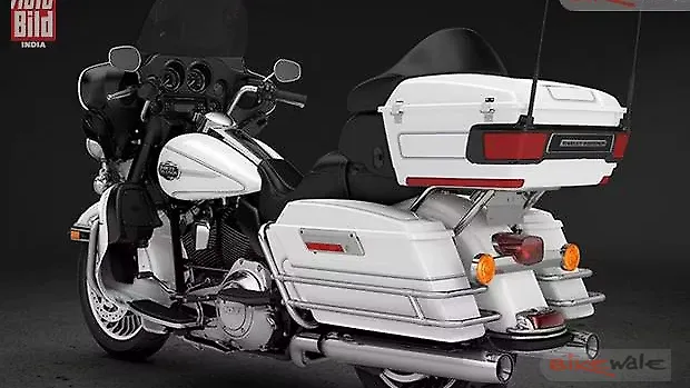 Ultra Classic Sign Harley-Davidson Ultra Classic Electra Glide Front Three-Quarter Image ...