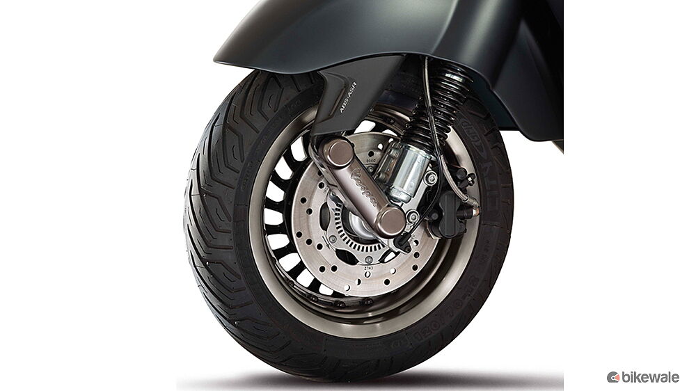 Vespa 946 Wheels-Tyres