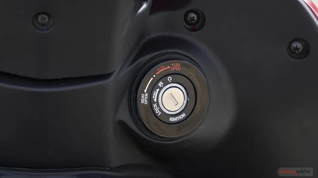 Hero Duet Action Image BikeWale