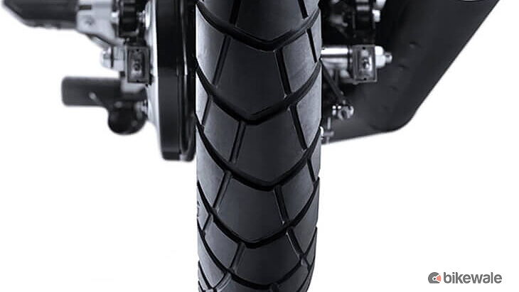 Bajaj V15 Wheels-Tyres