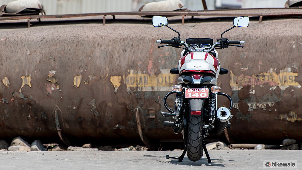 bajaj v15