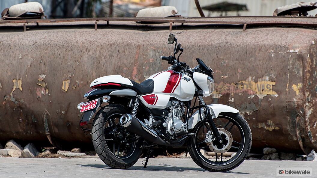 bajaj v15