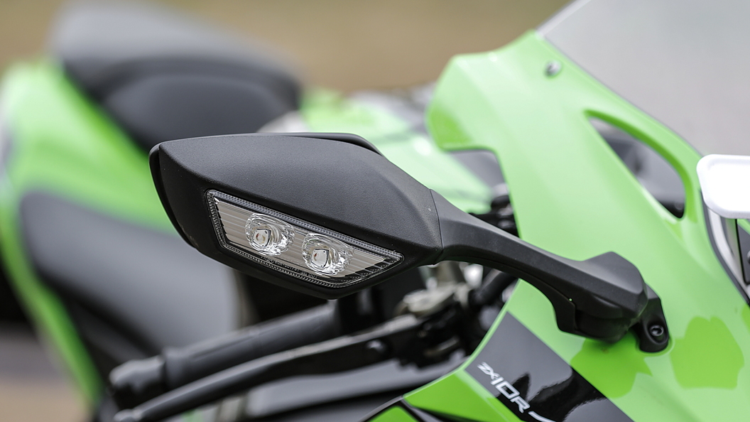 Kawasaki Ninja ZX-10R [2018-2019] Mirror Image – BikeWale