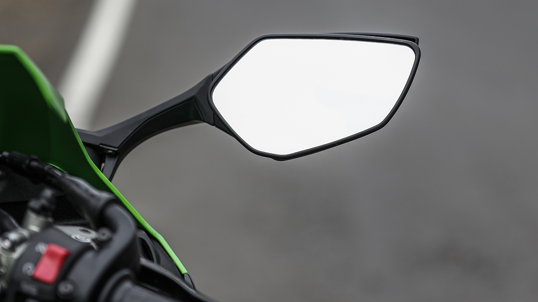 Kawasaki Ninja ZX-10R [2018-2019] Mirror Image – BikeWale