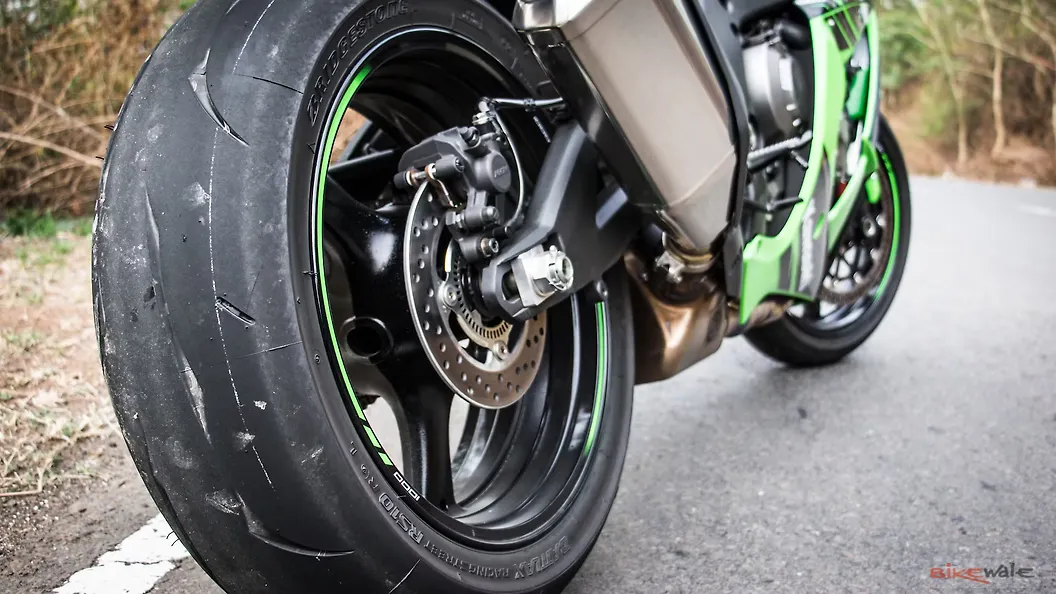 Kawasaki Ninja ZX-10R [2018-2019] Wheels-Tyres Image – BikeWale