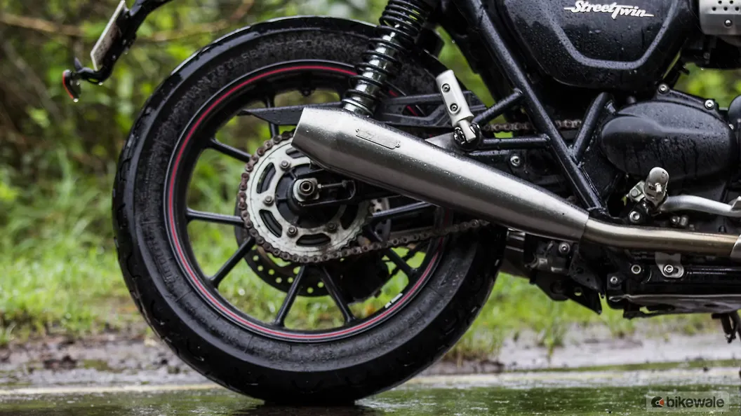 Triumph Street Twin [2018] Action Image BikeWale