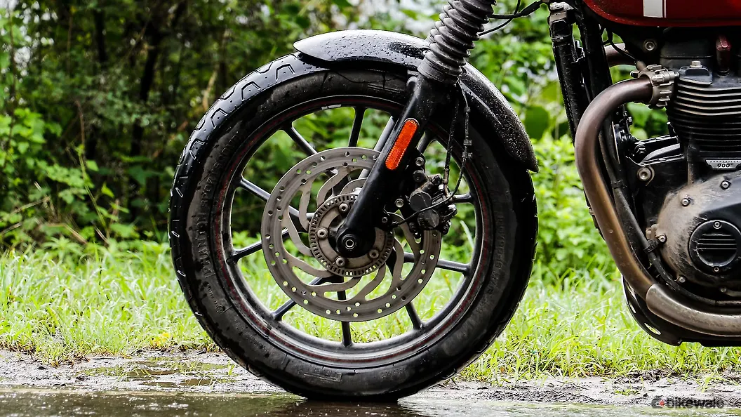 Triumph Street Twin [2018] Action Image BikeWale