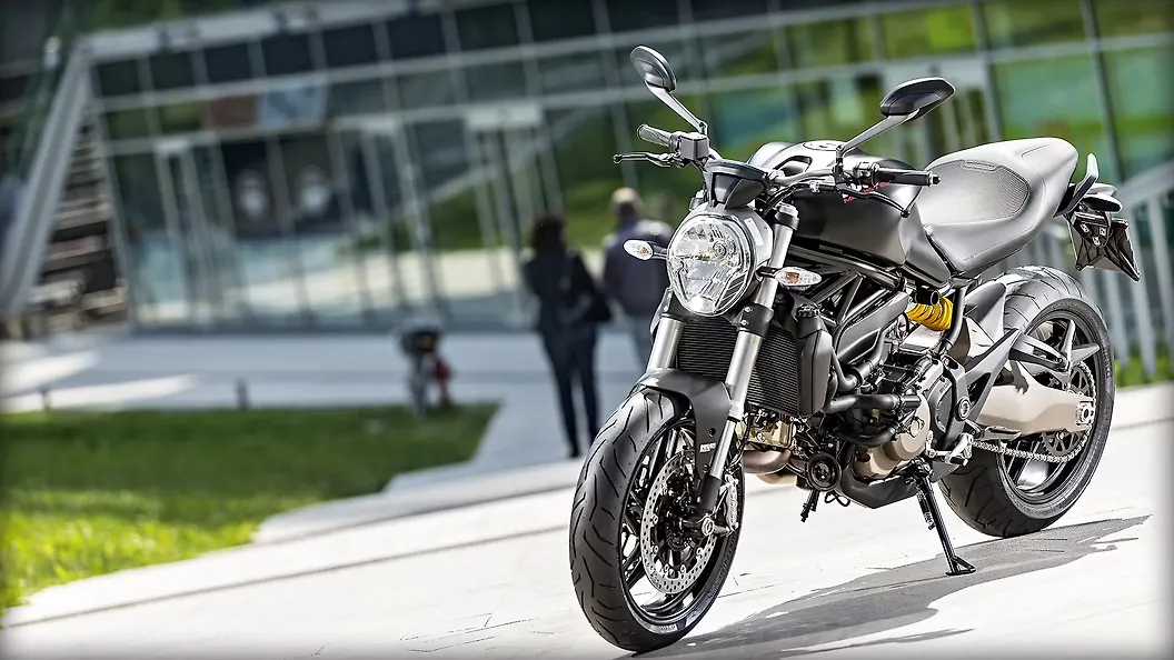 Ducati Monster 821 Dark Front Three-Quarter Image – BikeWale
