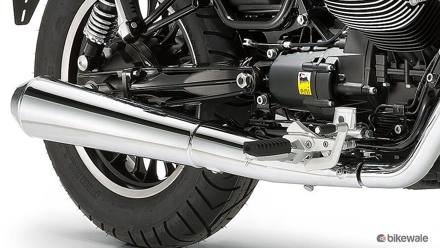 Moto Guzzi V9 Roamer Exhaust
