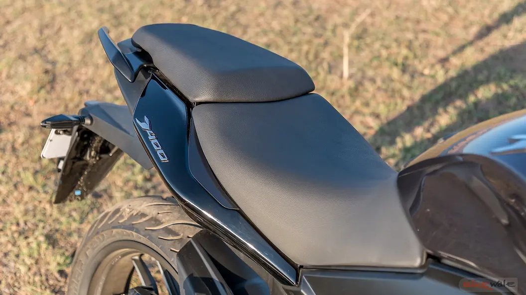 Bajaj Dominar 400 [2018] Switchgear Image BikeWale