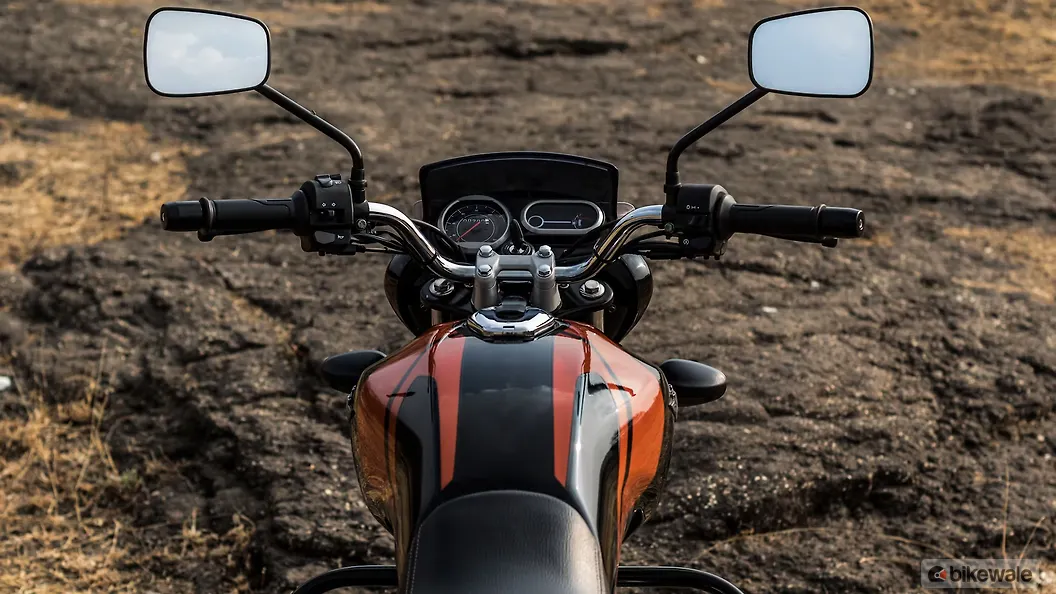 Bajaj V12 Tank Image BikeWale