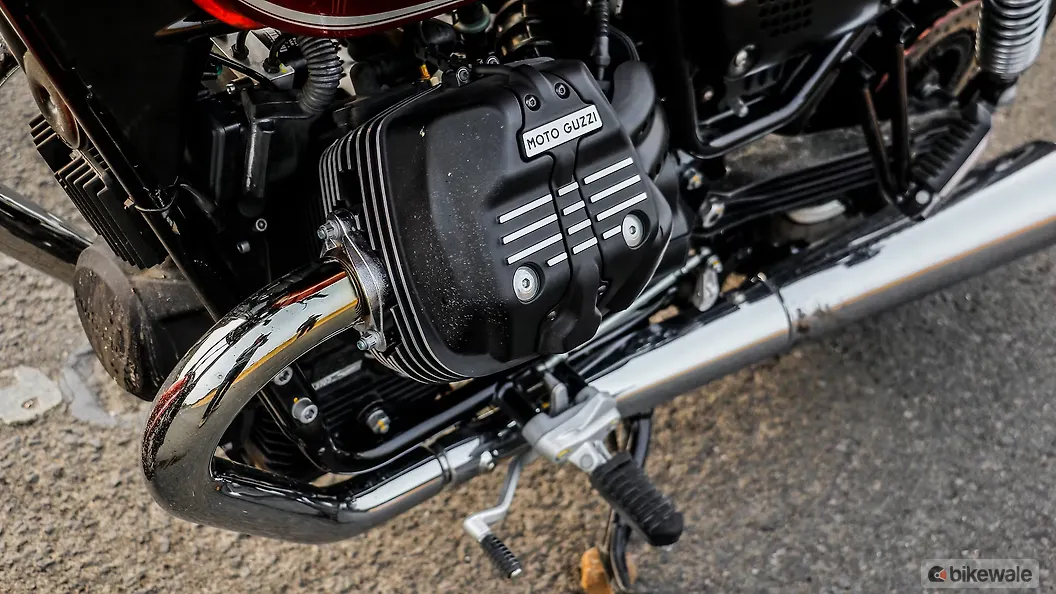 Images of Moto Guzzi V9 Roamer | Photos of V9 Roamer - BikeWale