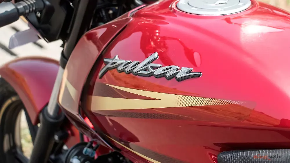 pulsar as 150 petrol tank capacity
